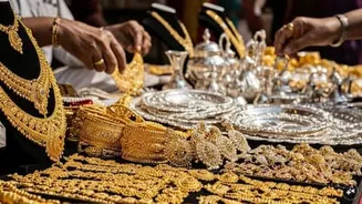 Gold and silver dip across India, gold ₹1.52L per 10g