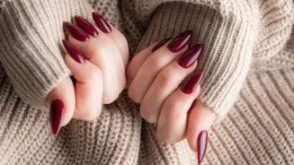 Tendências de unhas para o inverno 2026: tons fechados, acabamento glazed e cuidados essenciais