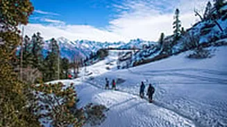 Long Weekend Ahead! This Republic Day, Soak Up The Sun In Goa, Unwind In Pondicherry & Go Skiing In Manali