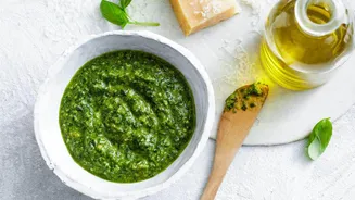 How to relieve itchy skin with basil paste