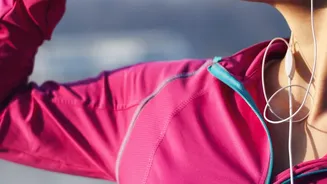 Electrolytes vs Plain Water: Staying Active And Hydrated In Sticky Post-Monsoon Weather