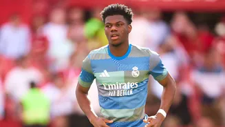 Man Utd belum menyerah untuk merekrut Aurelien Tchouameni, seiring dengan upaya baru yang dilakukan Setan Merah untuk mendatangkan gelandang Real M...
