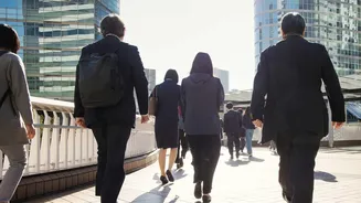 Five Minute Walking Breaks Help Desk Workers Burn Calories Easily Daily
