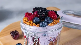 Crunchy Toppings Is The Detail That Changes How We Read Quick Berry Parfait With Fruit And Yoghurt