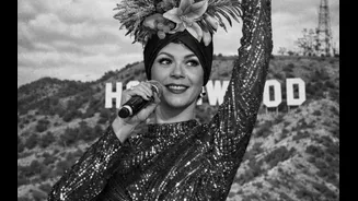 Atriz brasileira em Hollywood quer 'descolonizar' olhar sobre Carmen Miranda