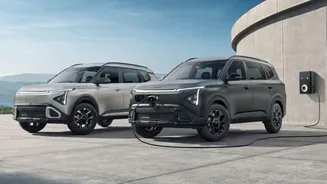 Kia Carens Clavis EV gets 6-seat layout, more design packages