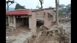 Nepal-Tibet Flash Floods and Landslides Leave 1,500 Missing