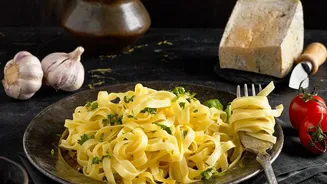 Pasta With Garlic Bread Is a Common Example of Double Carbing