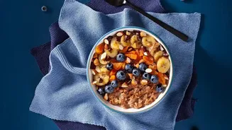 Unsweetened Toppings Is The Detail That Changes How We Read Steel-Cut Oats In Balanced Breakfasts
