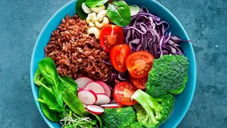 Choose Ingredients That Travel Well and Stay Appealing for Hours