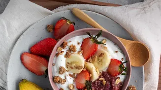 Five Easy Breakfasts Use Yoghurt Without Complicated Cooking