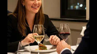 7 Green Flags To Look For On A First Date, According To An Expert