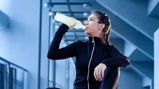 How To Hydrate Properly During Monsoon Indoor Workouts To Avoid Sodium Imbalances In Gyms