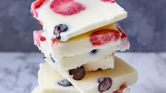 Frozen Yoghurt Bark Is Sweet, Simple And Customisable
