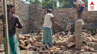 North 24 Pargana: মোহিনী মিলের জমিতে শুরু হল বেআইনি নির্মাণ ভাঙার কাজ