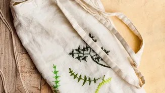 How to assemble zero-waste holiday hampers with potted plants and biodegradable artisan packaging