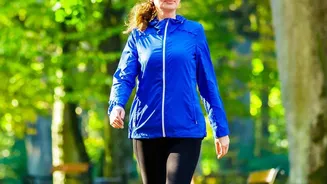 A Major Analysis Puts 7,000 Steps in the Health Spotlight