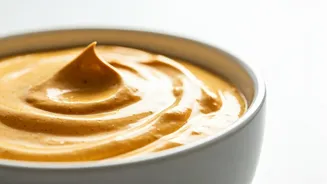 Kareena Kapoor Khan's Glowing Skin Secret: A 3-Step DIY Mask