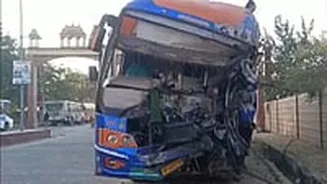 Rajasthan Tragedy: 4 Killed, 28 Injured After Sleeper Bus Collides With Truck On Jaipur-Bikaner Highway; Video Surfaces