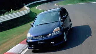 5 Mobil Bekas dengan Suspensi Paling Empuk, Nyaman Dikendarai ke Mana Saja