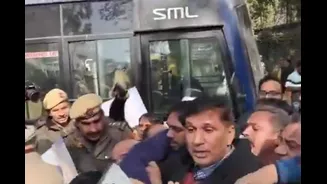 Delhi Police Detains AAP Leaders Protesting Against BJP Over Atishi's Assembly Video