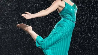 Rainy Exercise Is Safer When Movements Stay Compact and Controlled