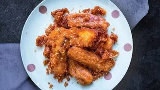 A Simple Plate Can Carry Sweet, Sour, Spicy and Salty Notes