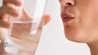 Can salt water gargles keep colds away?