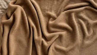 Winter Warmth: Cocoon Cardigan Styling for Fashionistas