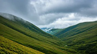 Cloud-Covered Hills Are North India's Biggest Attraction