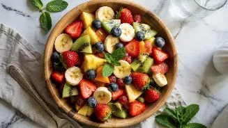 How to eat fruits as per Ayurveda for weight loss and gut health