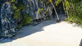Crowded Beaches In Boracay In The Philippines' Overrated Tourist Spots: How To Plan Around It