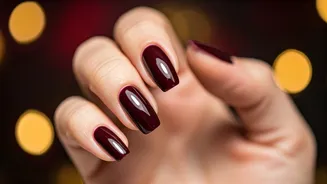 Festive Flair: Chic Nail Designs to Bookmark Now!