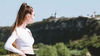5 easy hairstyles to keep your hair neat while trekking