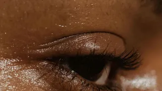 Experts Explain Why Humidity Changes The Way Your Skin Behaves