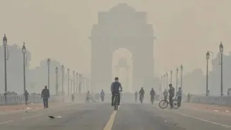 Delhi Pollution Alert: AQI crosses 400 mark, Season’s Worst After Cloud Seeding Trials Go For A Toss