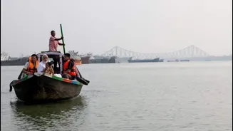 Modi takes Hooghly boat ride, pays tribute to 'Maa Ganga'