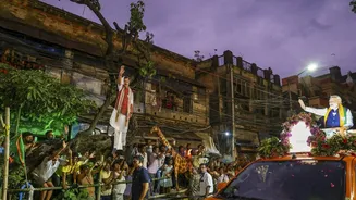 Nari Shakti Dominates PM Modi’s Bengal Roadshow, Women Turn Out in Large Numbers