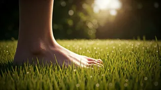 Take Five-Minute Outdoor Barefoot Walks To Fix Your Posture