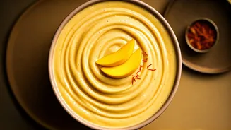 This Saffron Alphonso Mango Smoothie Bowl Is Inside Every Reel