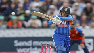 Team India: टीम इंडियासाठी 100 टी 20i सिक्स लगावणारे फलंदाज, सर्वाधिक कुणाच्या नावावर?