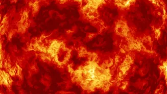 The Newly Seen Solar Plasma Wave Highlights Solar Wave Behaviour