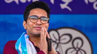 Abhishek Banerjee, Derek O’Brien & Others Booked For Allegedly Assaulting Cops During KMC Hoarding Removal