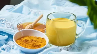 DIY Facial Masks With Turmeric, Honey, Curd and Aloe Explained