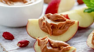 Travel-Day Eating Works Best with Planned Timing, Not Constant Snacking