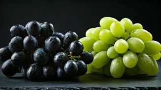 Green vs. Black Grapes: Unpacking Antioxidant Power and Nutritional Nuances