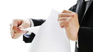 Metro Tenant Hacks: Crucial Rent Agreement Red Flags To Double-Check Today