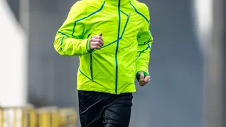 Returning To Outdoor Fitness: How Layering Helps Regulate Body Heat During Interval Training
