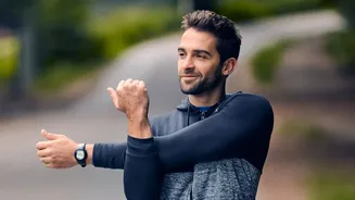 The Latest Walking Advice For Over-40s Shows The Importance Of Active Arm Movement
