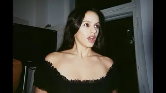 Rosalía reinventa o balletcore com look ousado em Nova York